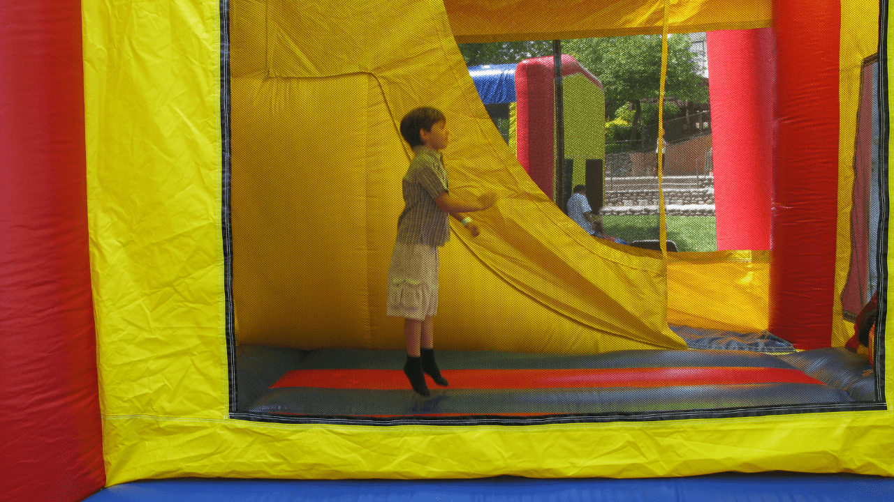 choosing the perfect bounce house Bounce House Rentals, Delaware 7 Factors For Choosing the Perfect Bounce House for Your Child choosing the perfect bounce house